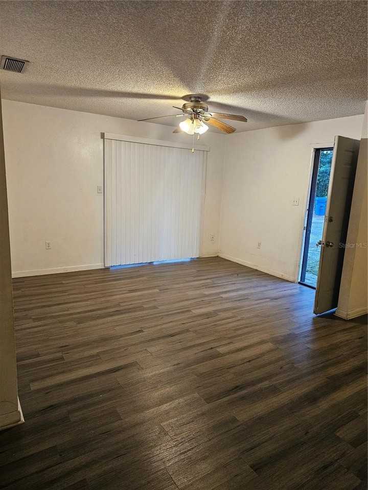331 W Alamo Dr - Photo 3 of 14