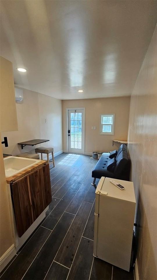 1413 S Warren Ave - Photo 4 of 13