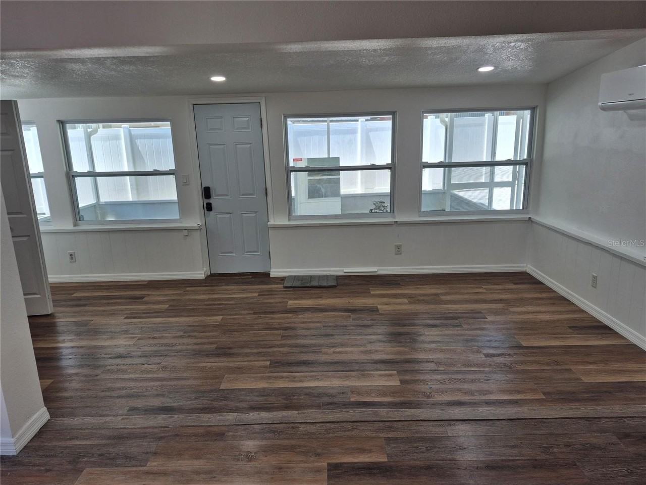 7709 W Hanna Ave #A - Photo 6 of 33