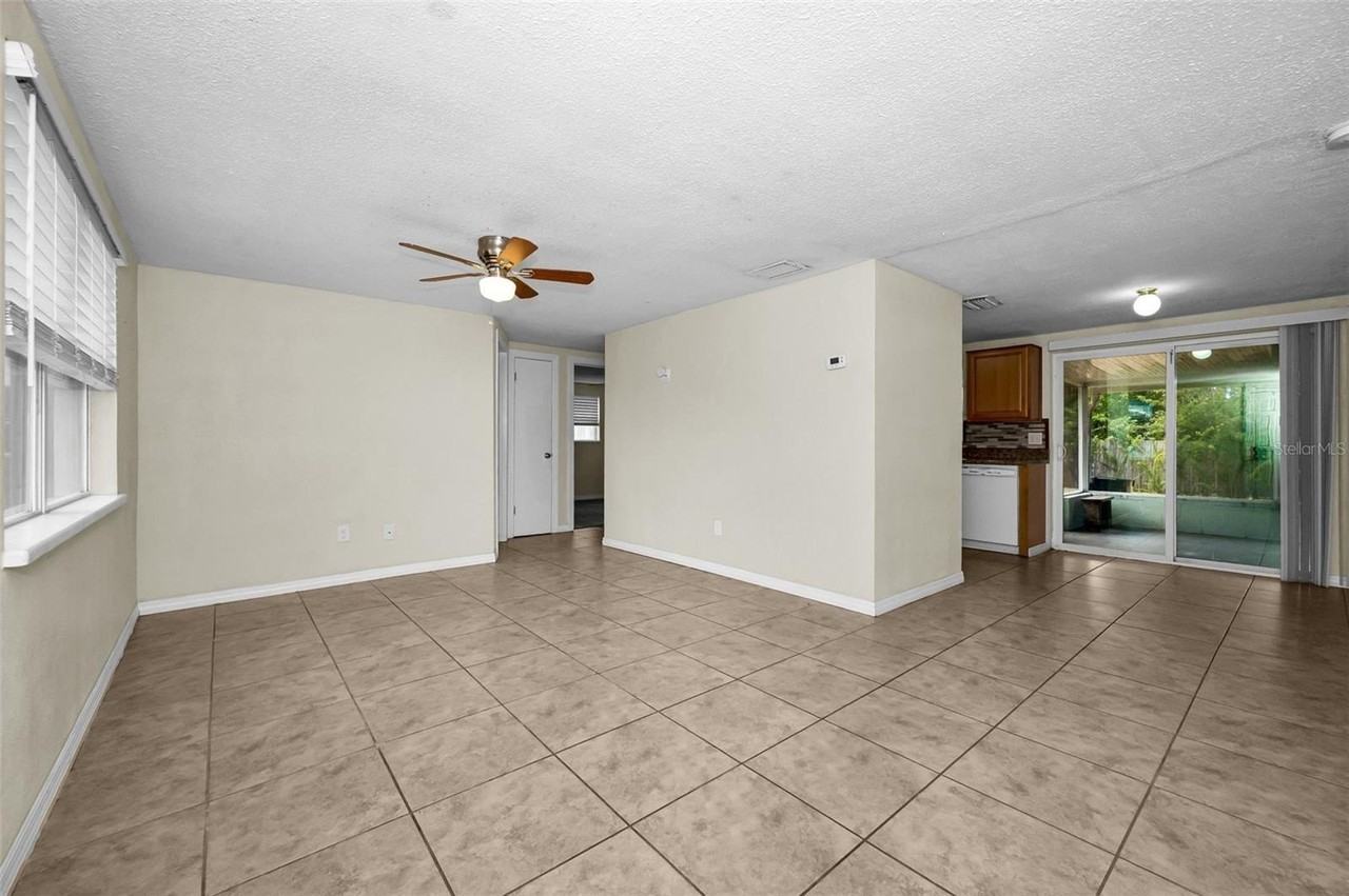 7402 Country Club Dr - Photo 6 of 24