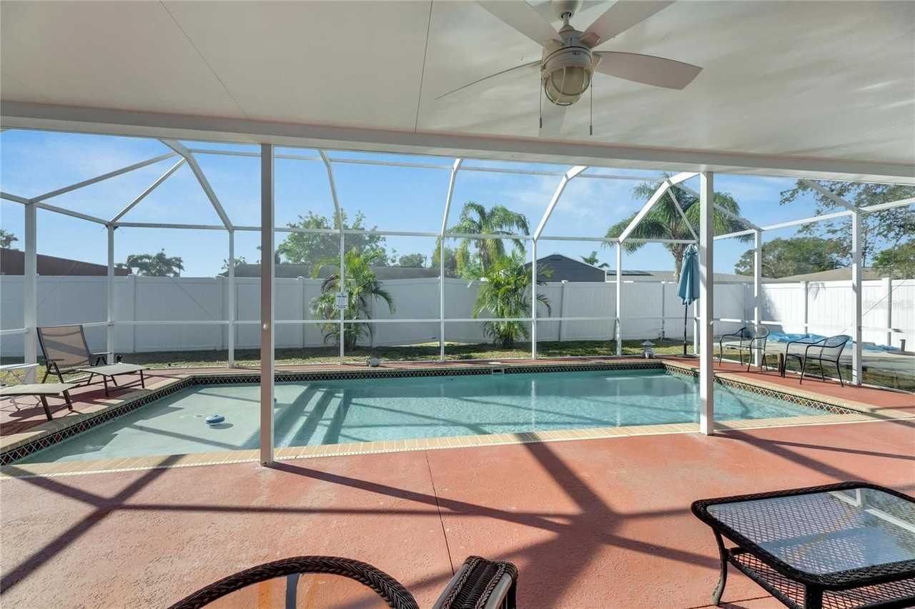 412 Flamingo Dr - Photo 2 of 50