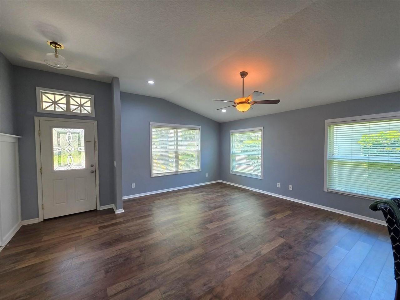 806 Lesa Glen Pl - Photo 3 of 23