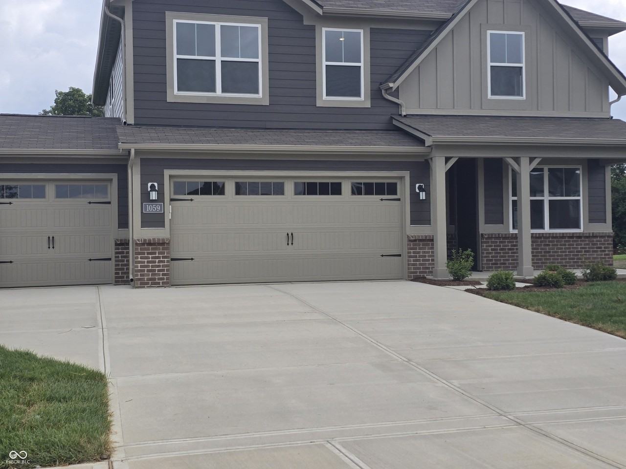 1059 Marston Ln - Photo 2 of 18
