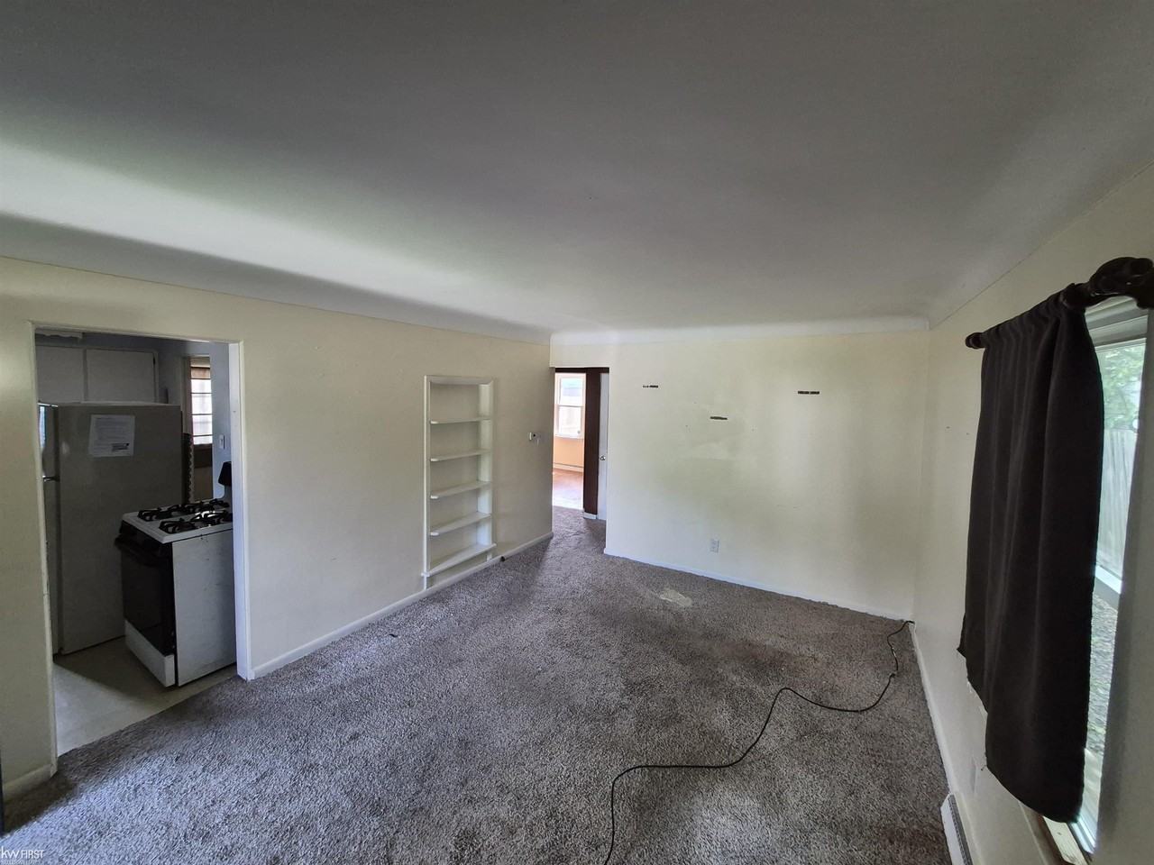 1621 Stocker Ave - Photo 3 of 14