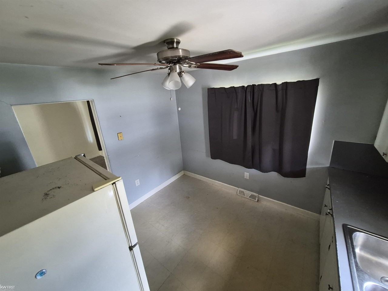 1621 Stocker Ave - Photo 6 of 14