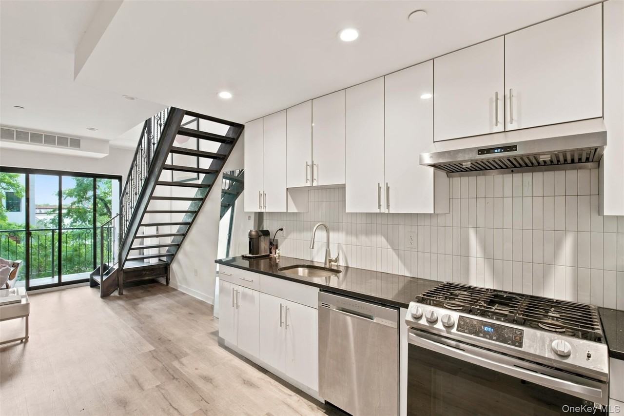 849 Madison St #4B - Photo 2 of 13