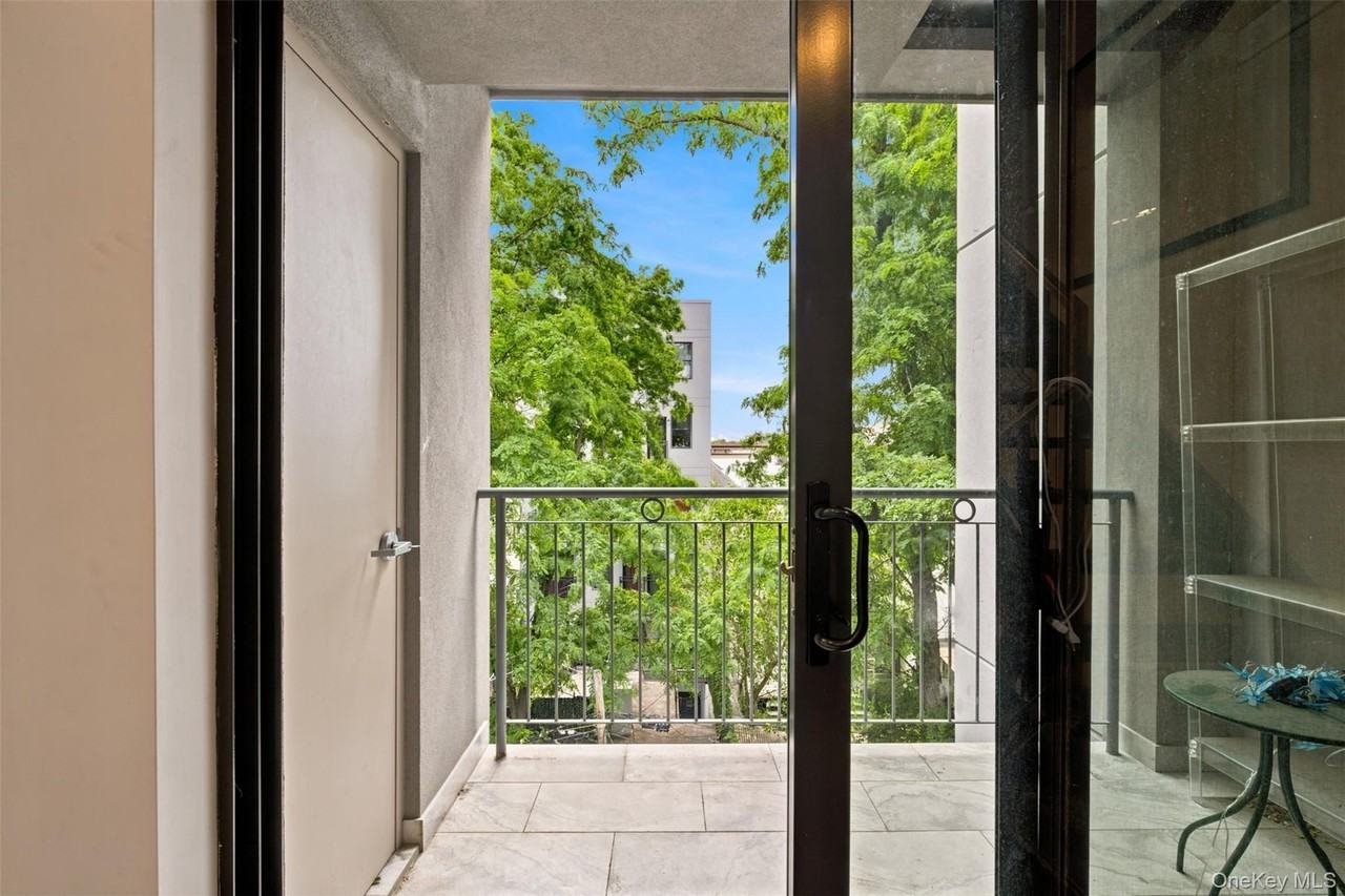 849 Madison St #4B - Photo 5 of 13