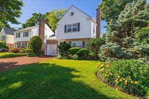 featured image of 108 Muirfield Rd