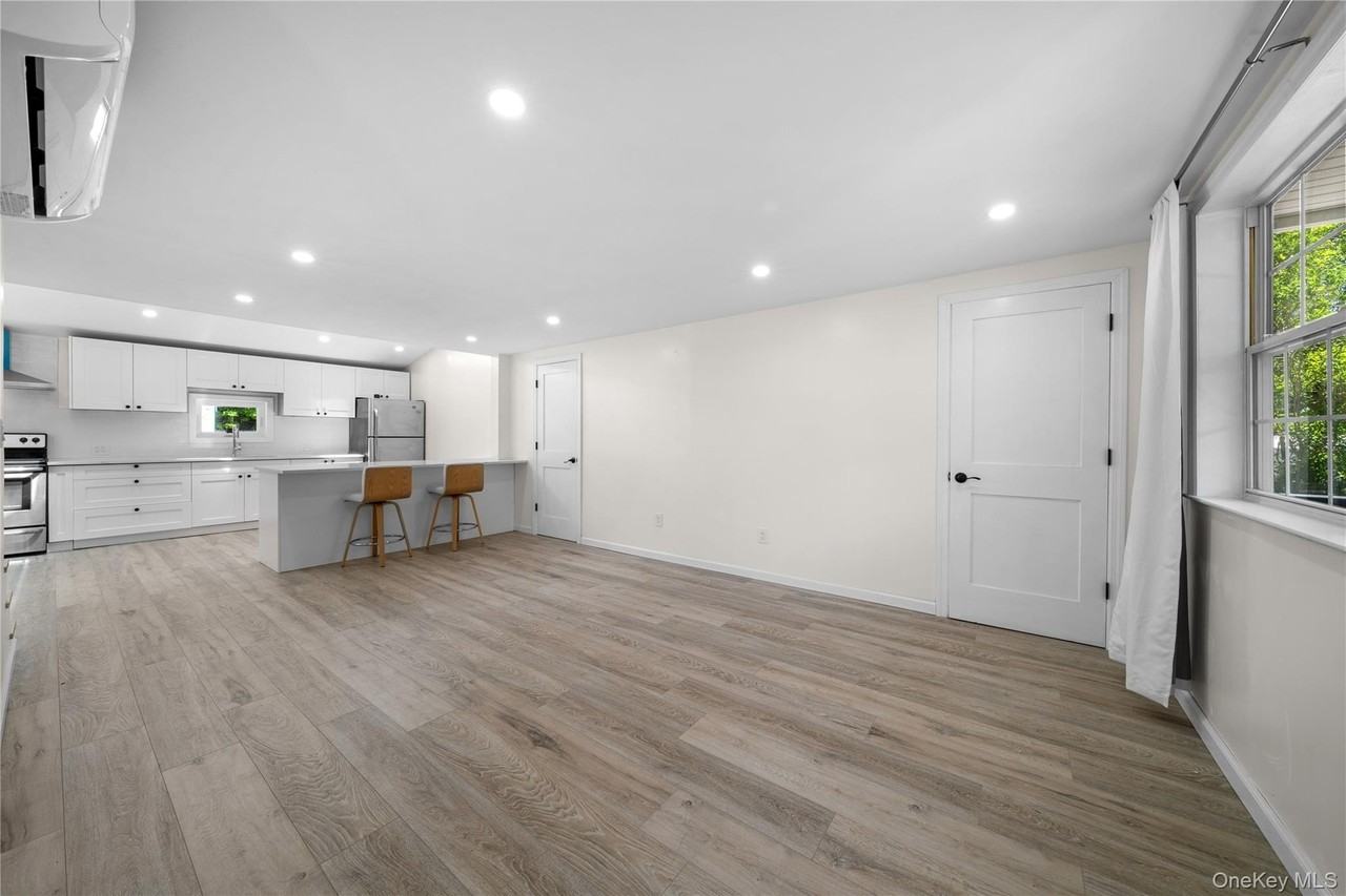 37 Hoffman Dr - Photo 6 of 35