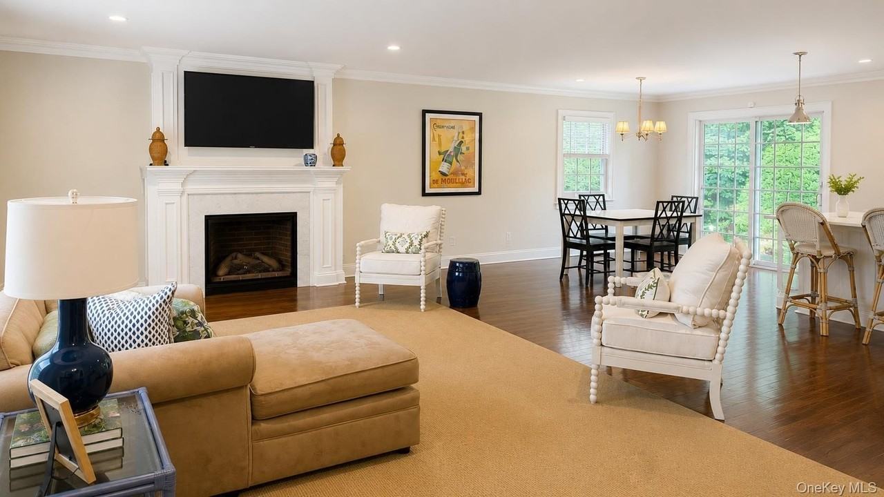 205 Meadbrook Rd - Photo 2 of 11