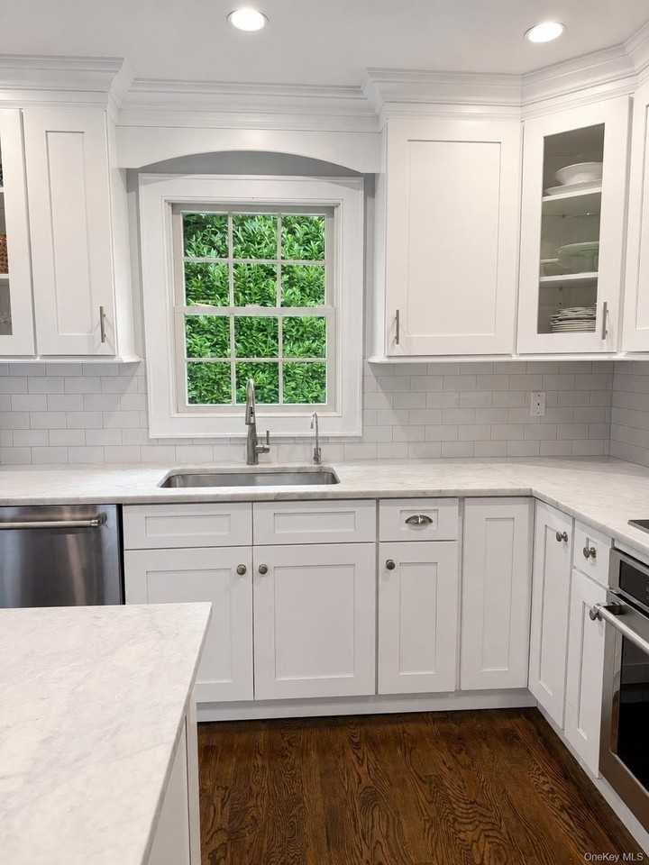 205 Meadbrook Rd - Photo 3 of 11