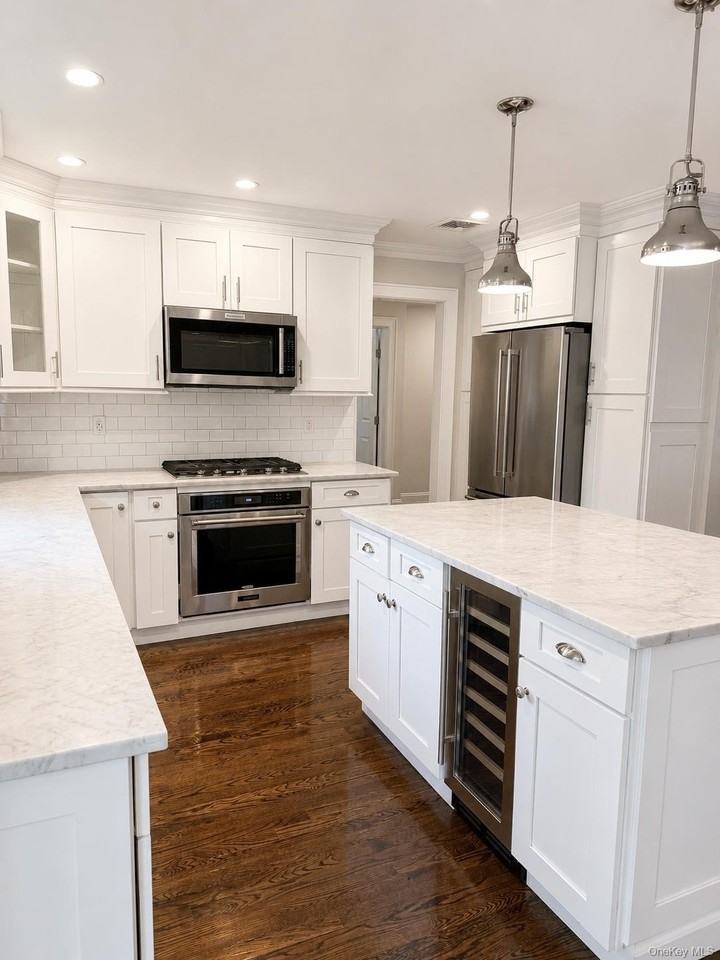 205 Meadbrook Rd - Photo 4 of 11
