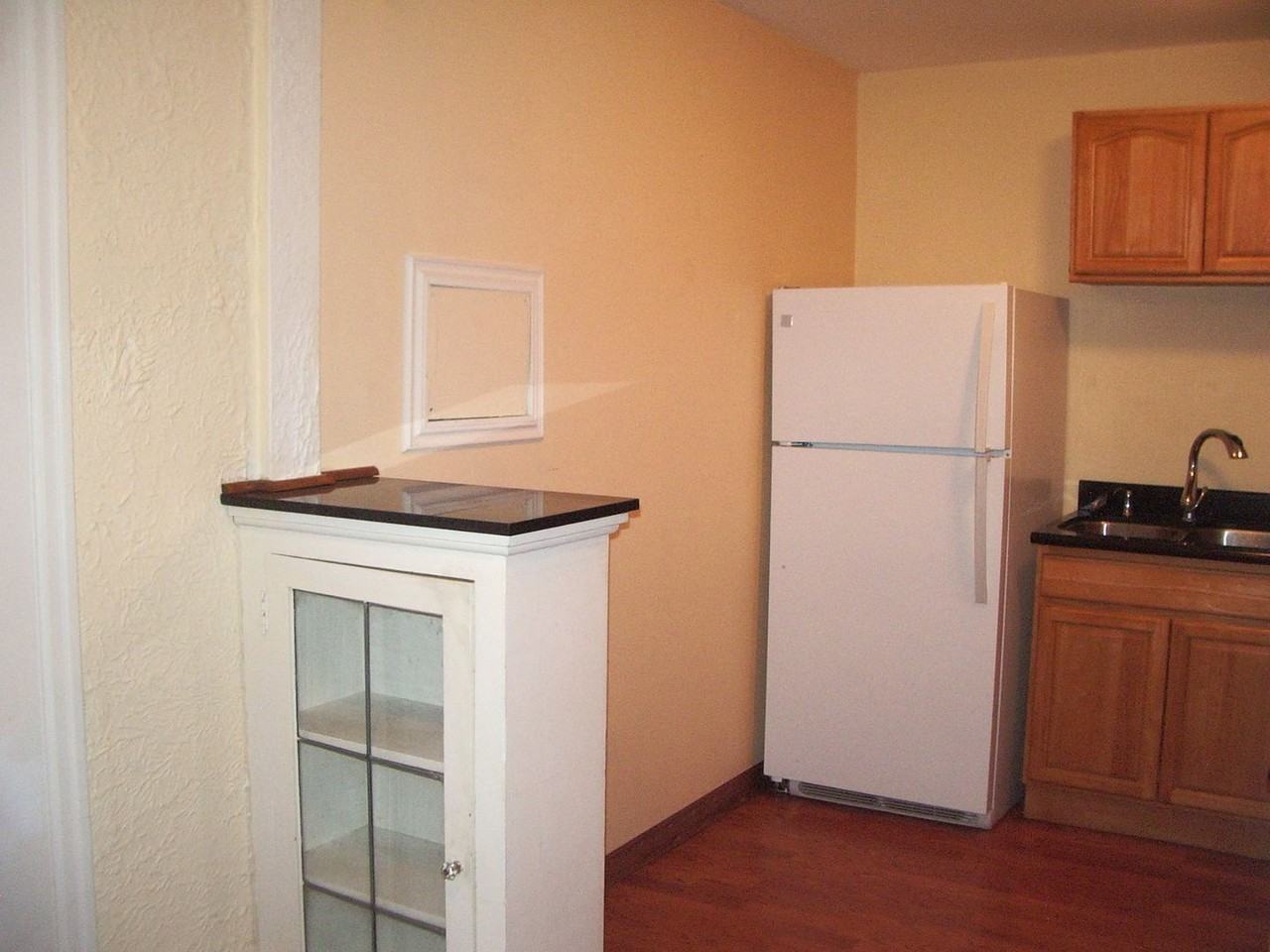 Betty May Apartments - Photo 6 of 19