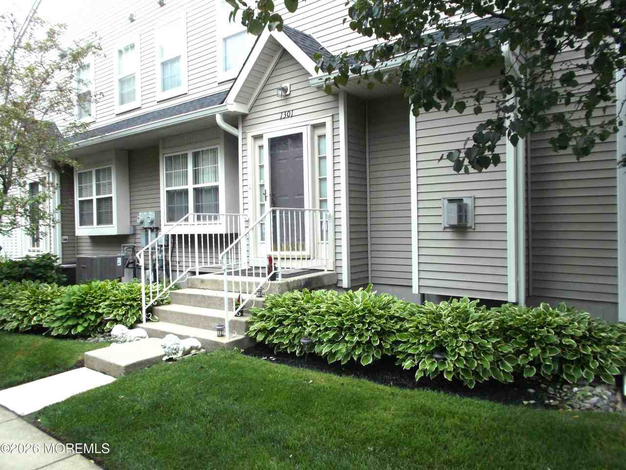1301 Coventry Way - Photo 2 of 12