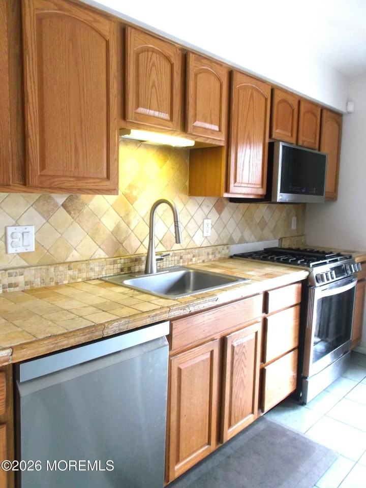 1301 Coventry Way - Photo 4 of 12
