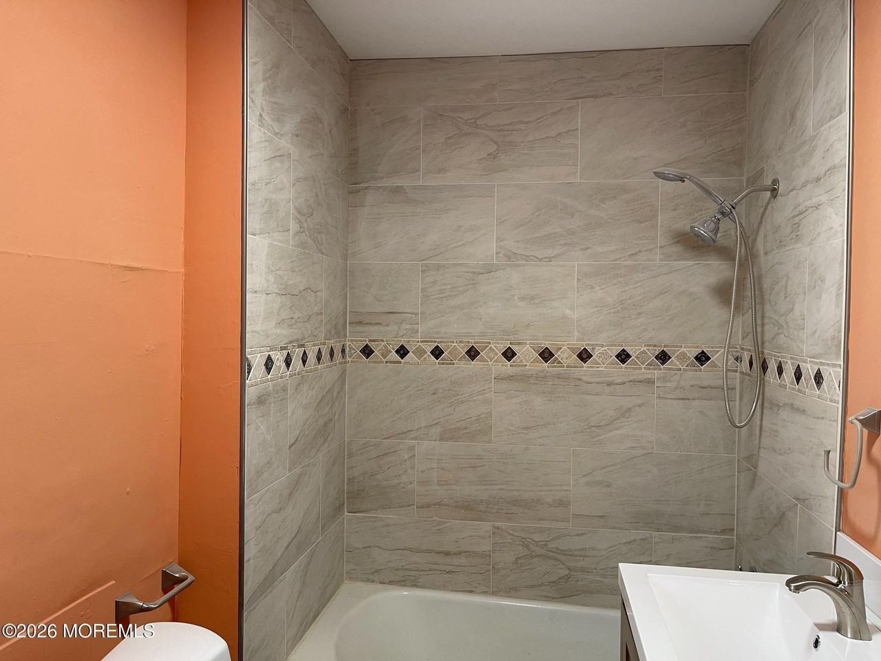436438 Schiller Ave #2 - Photo 7 of 9