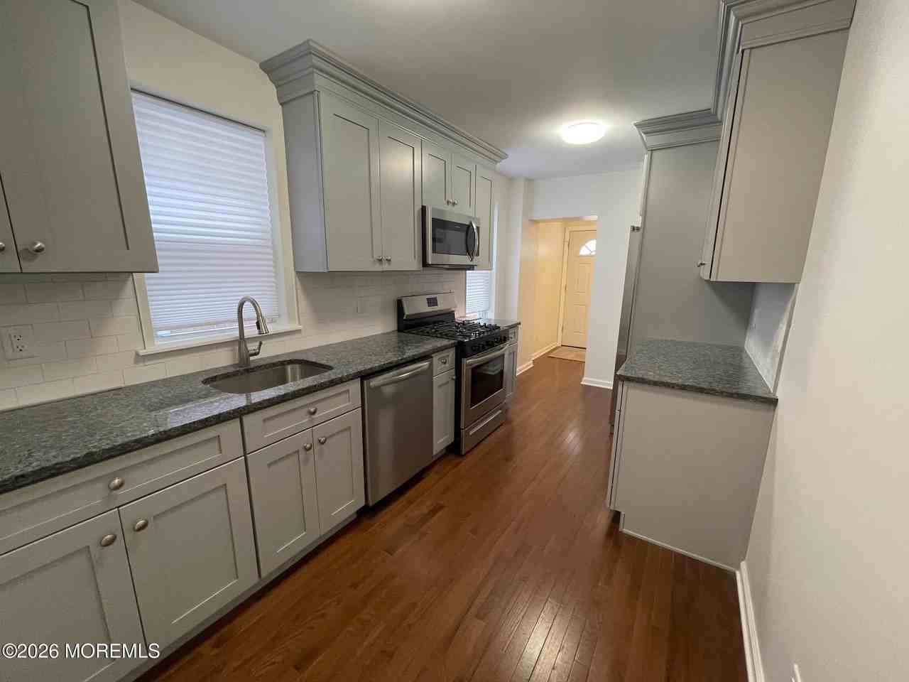 729 Spruce St - Photo 2 of 17