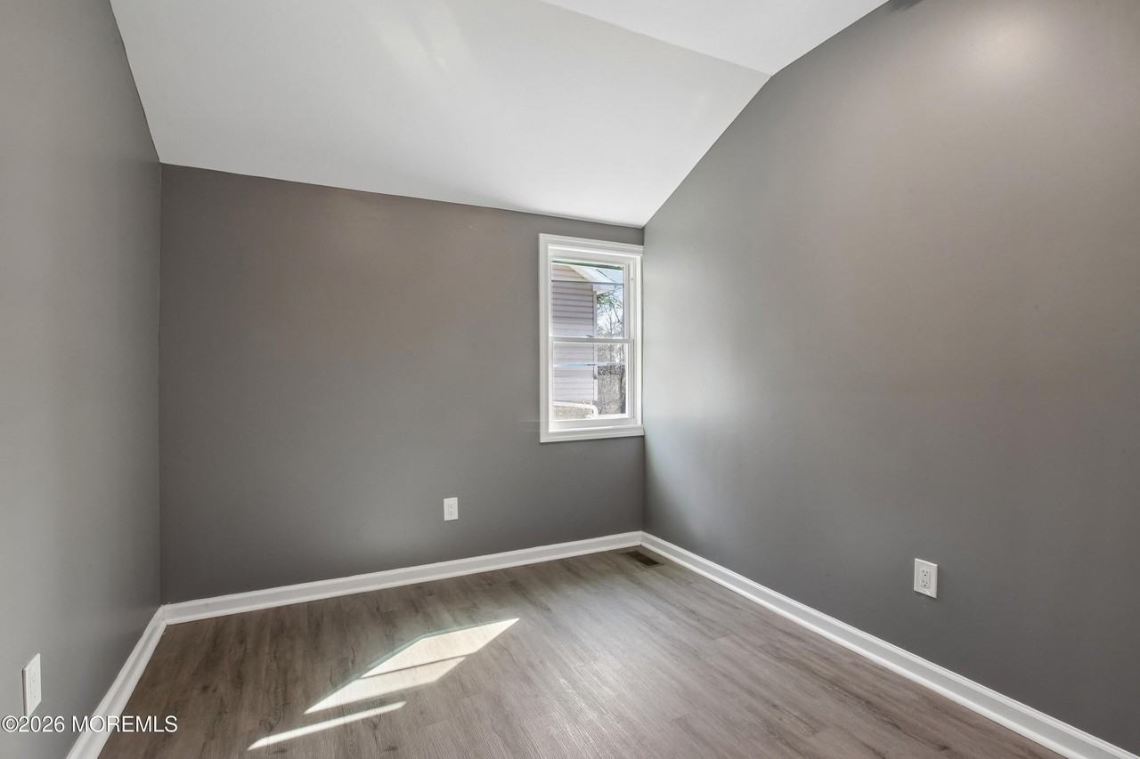 209 Hilltop Blvd - Photo 5 of 15