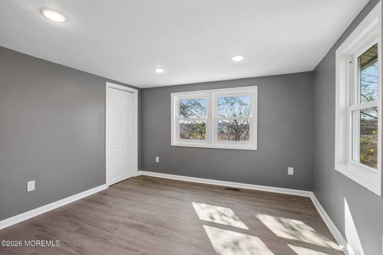 209 Hilltop Blvd - Photo 7 of 15