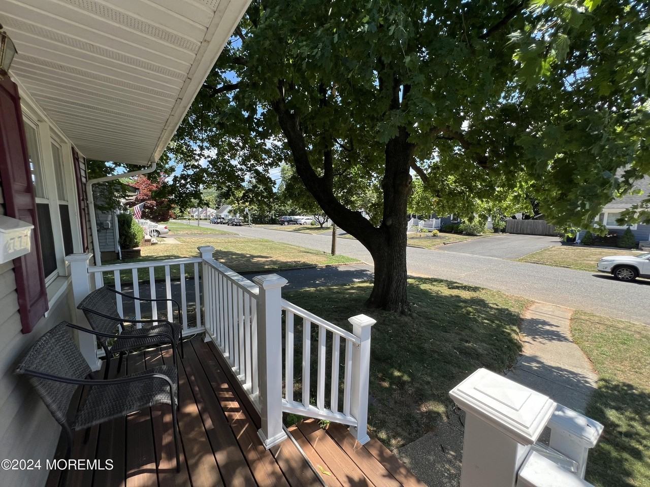 99 Mclean St - Photo 2 of 30