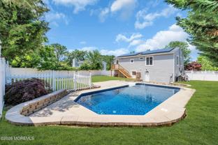 24 Woodlark Rd - Photo 1 of 1