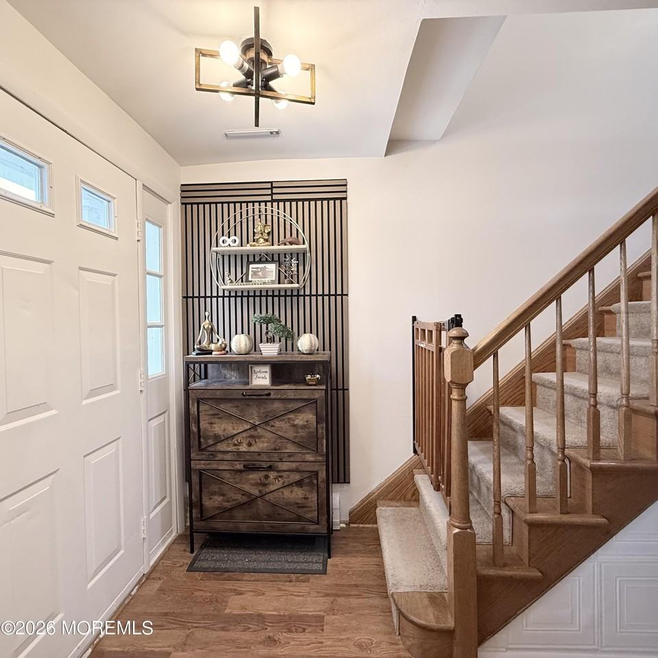 503 Dock St - Photo 6 of 44