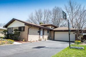 featured image of 209 N Stevenson Ln