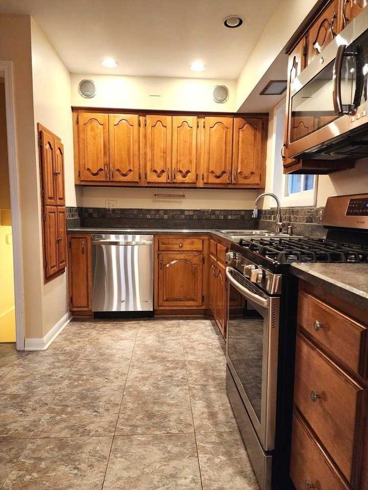 209 N Stevenson Ln - Photo 7 of 19