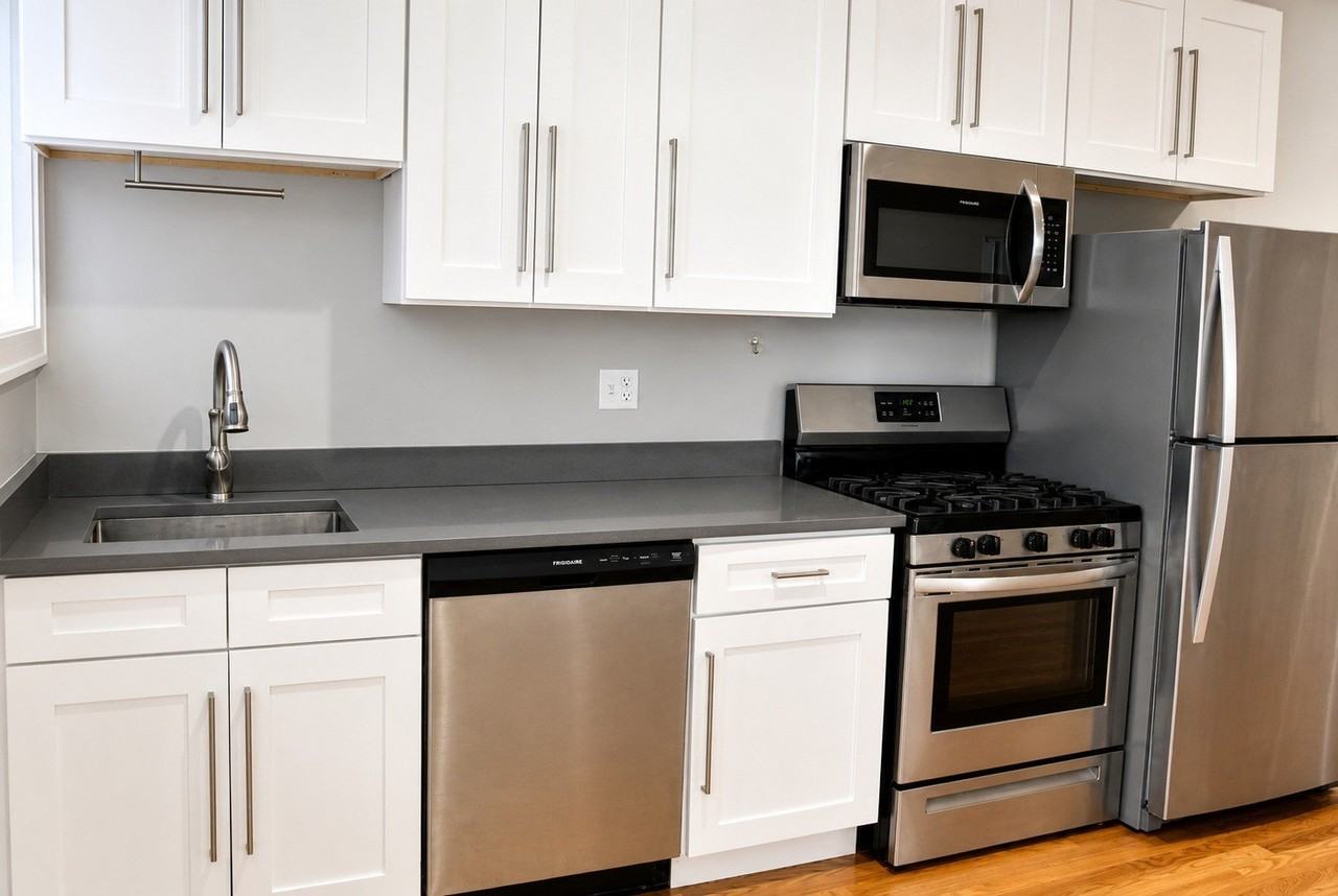 2737 W Evergreen Ave #3R - Photo 6 of 11