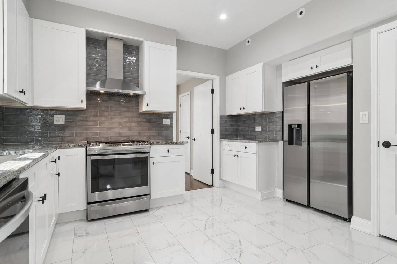 2247 W Estes Ave #1 - Photo 7 of 16