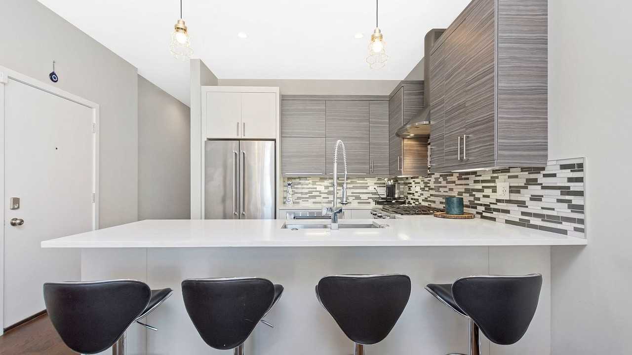 1345 W Huron St #2 - Photo 4 of 10
