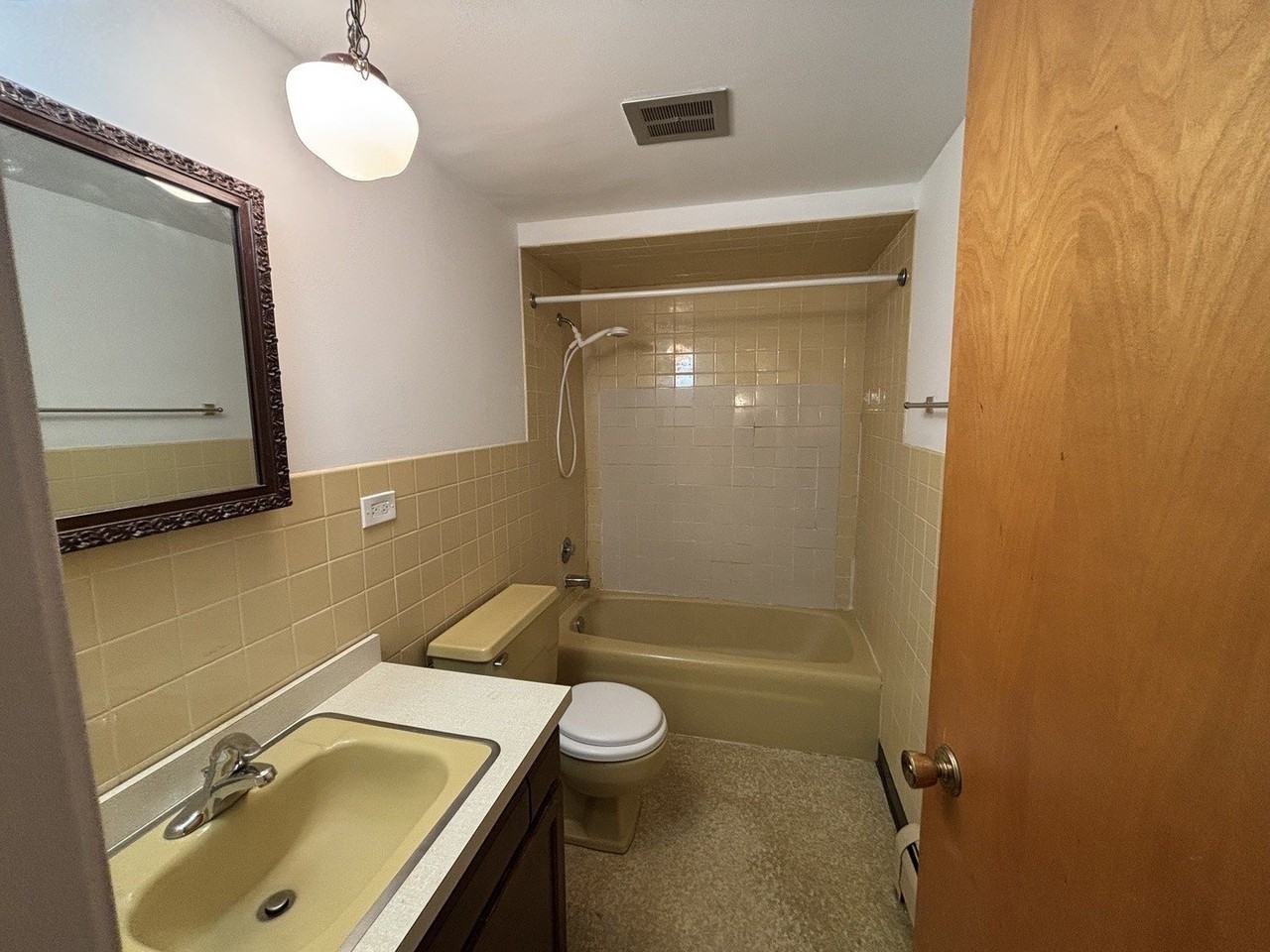 581 Burlington Ave #1 - Photo 6 of 6