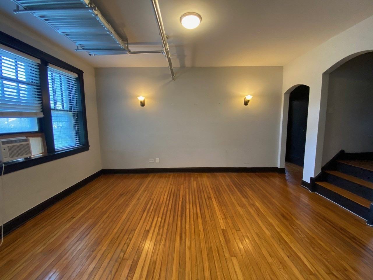 5542 W Leland Ave #G - Photo 2 of 9
