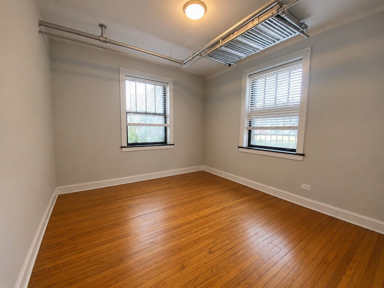 5542 W Leland Ave #G - Photo 4 of 9