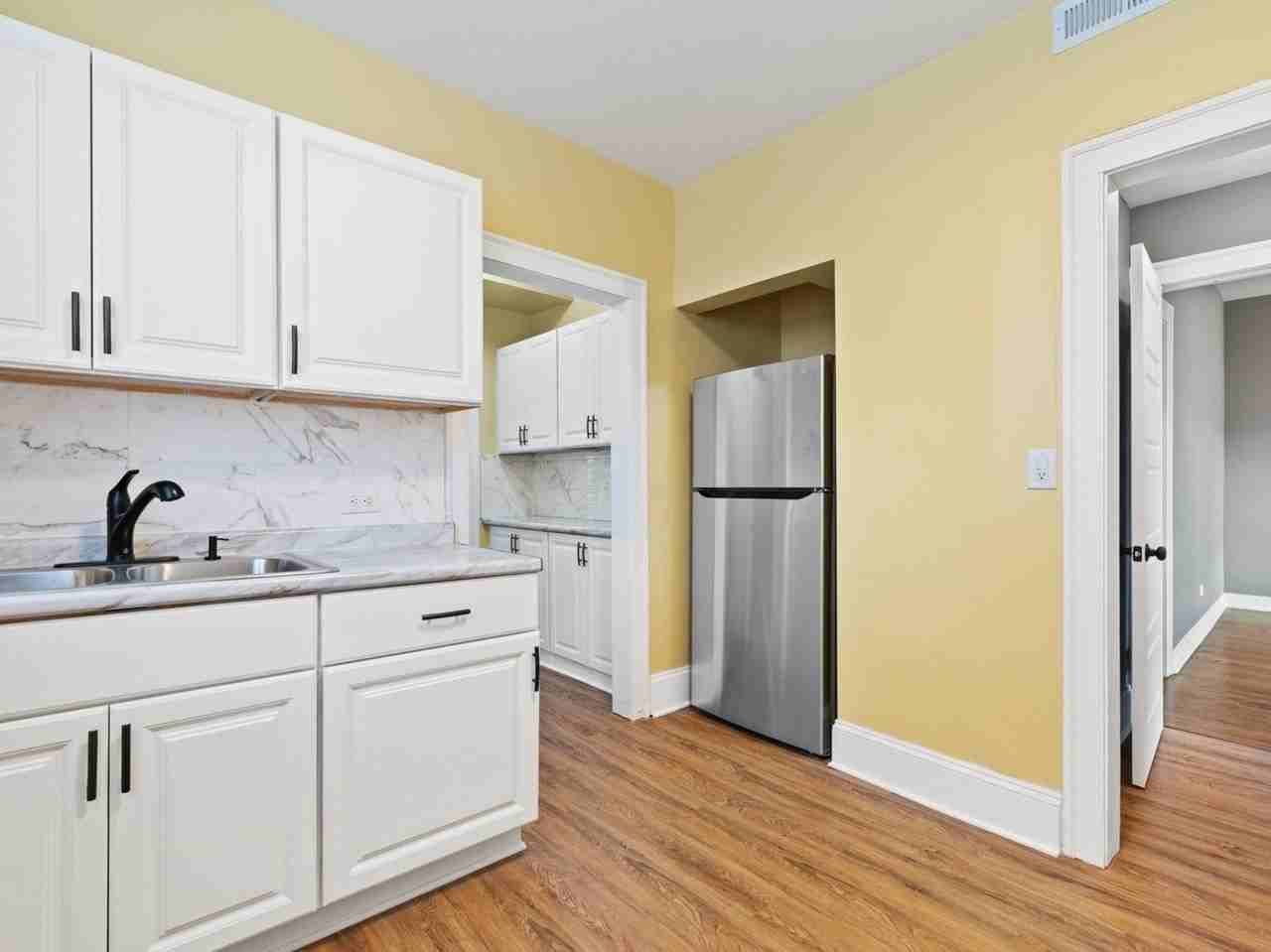 7649 S Yates Blvd #3 - Photo 7 of 11