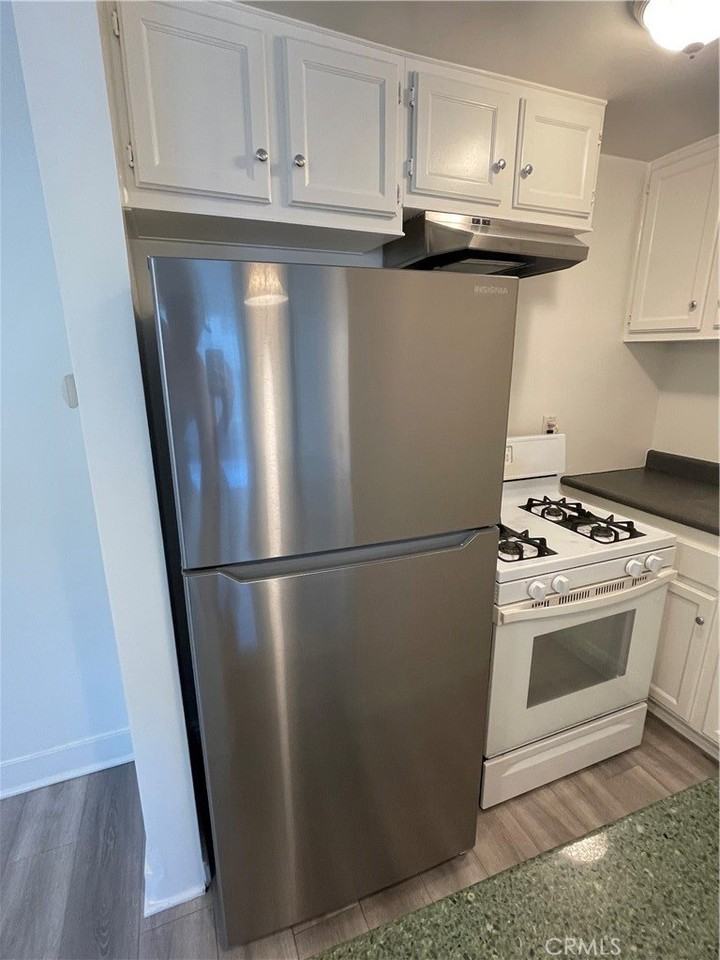 421 N Euclid Ave - Photo 6 of 15