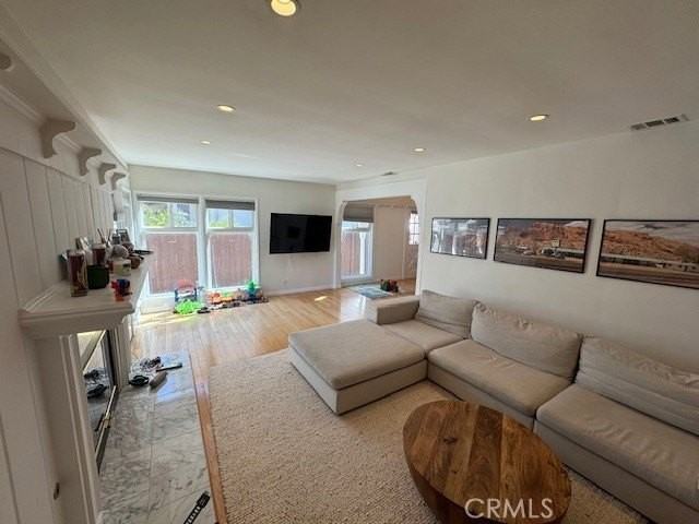 5356 Yolanda Ave - Photo 7 of 23