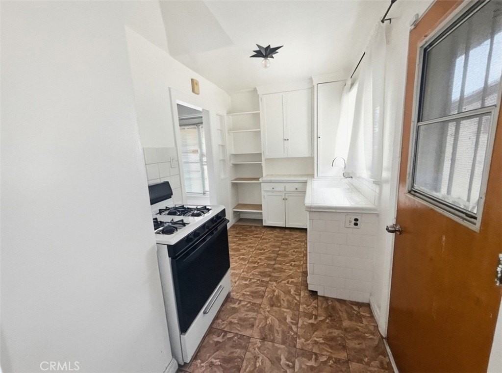 139 N 3rd Ave - Photo 6 of 7