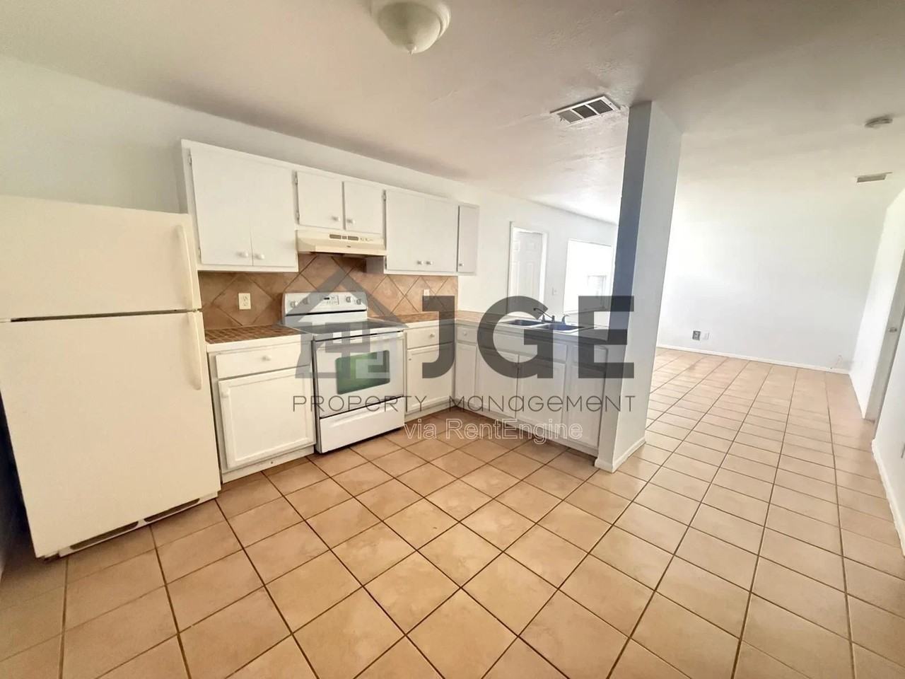 198 Charlotte Ave - Photo 3 of 8