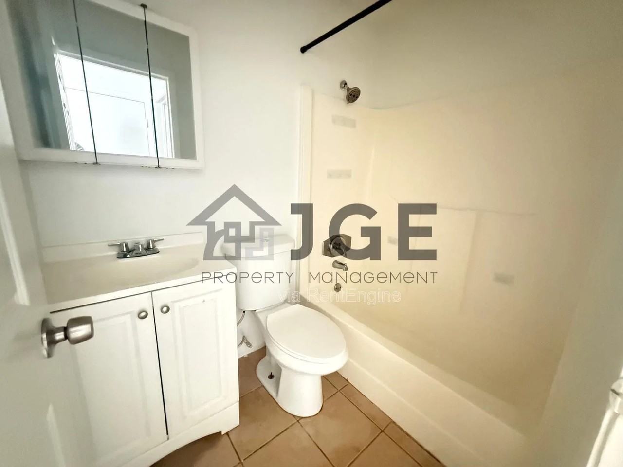 198 Charlotte Ave - Photo 6 of 8