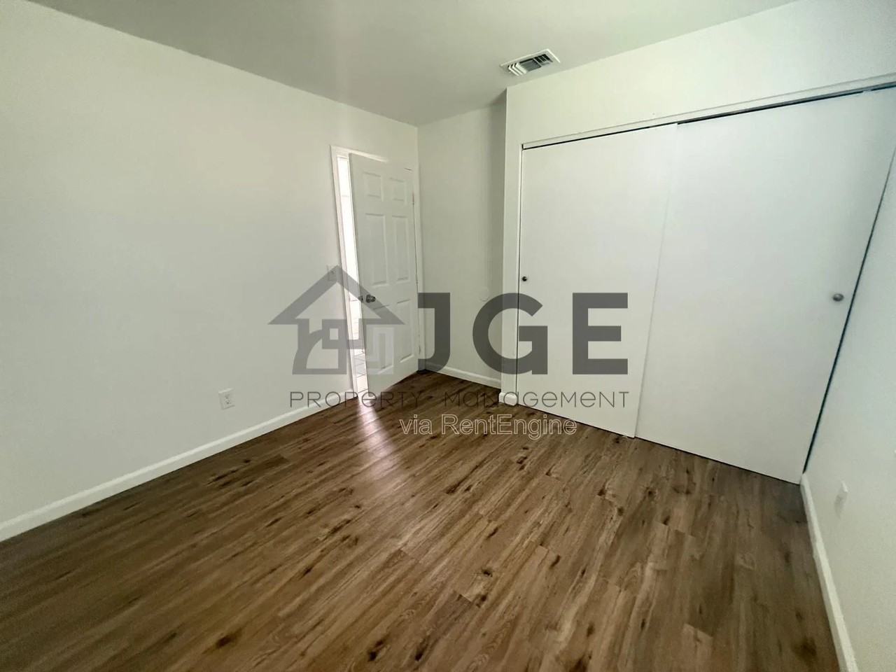 198 Charlotte Ave - Photo 7 of 8
