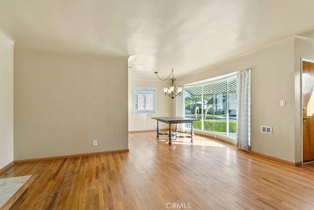 789 W Gleason St - Photo 4 of 21