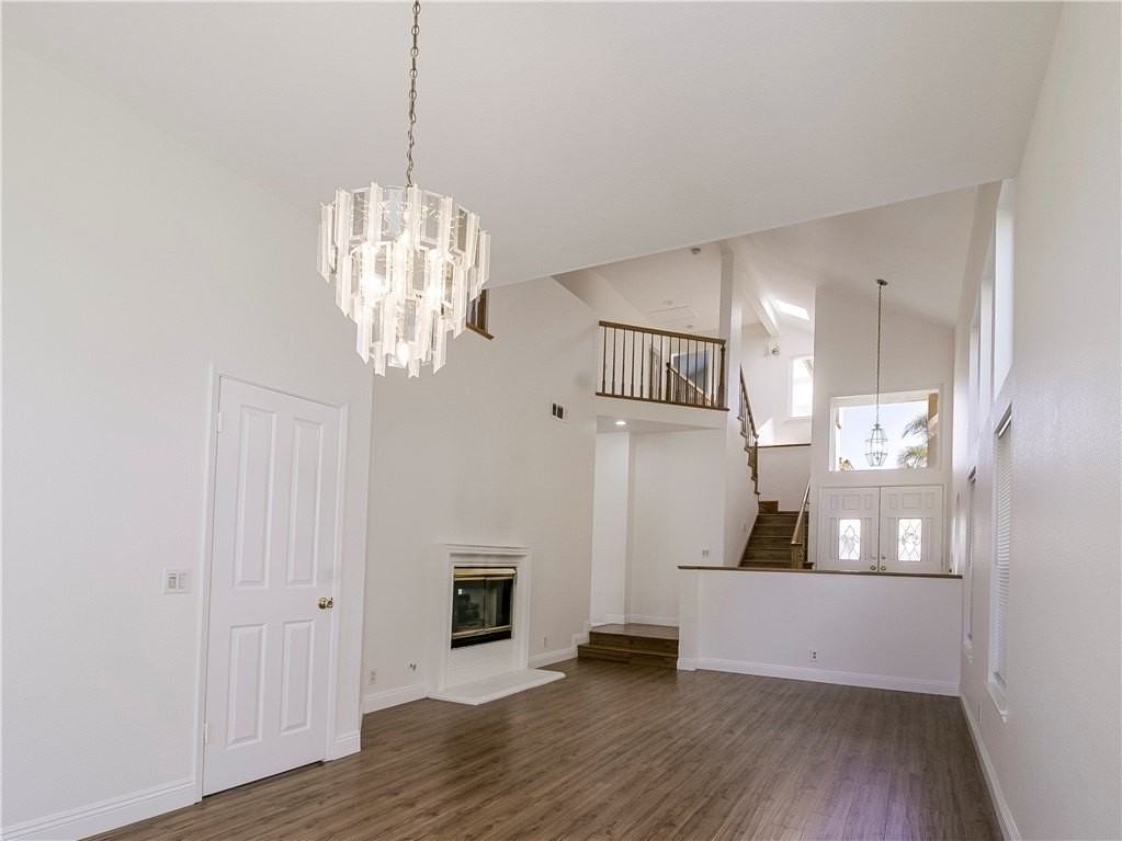 25035 Eaton Ln - Photo 7 of 29