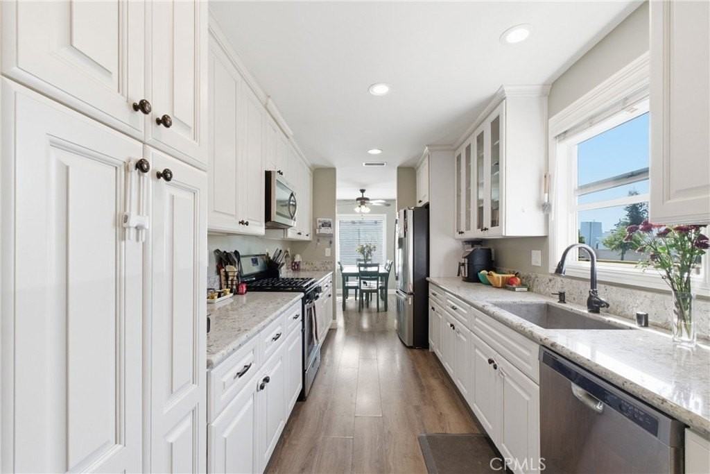 3403 Roxanne Ave - Photo 2 of 28