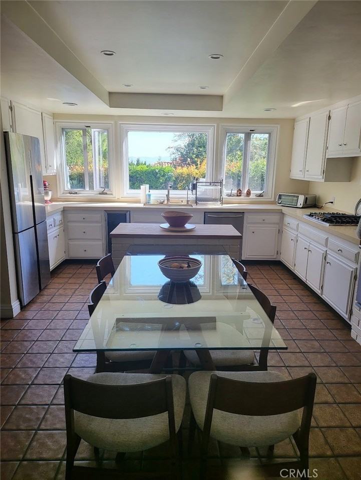191 Dapplegray Rd - Photo 5 of 30
