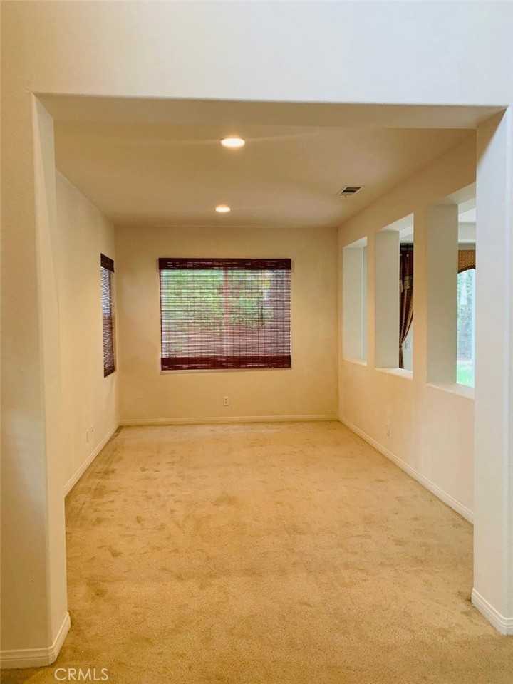 7638 Stonegate Dr - Photo 5 of 22