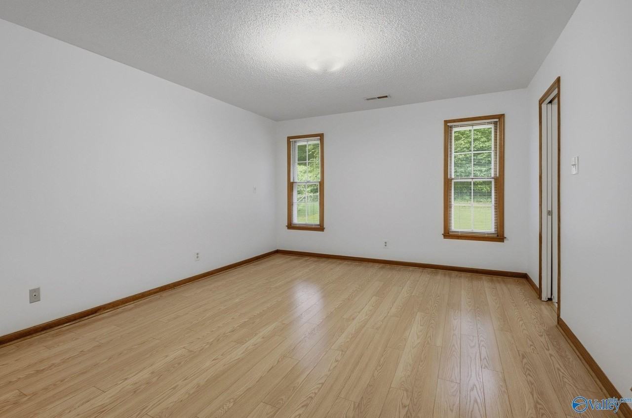 9010 Cannstatt Dr Se - Photo 4 of 36