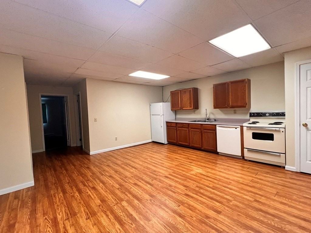 10 APT-B CLINTON ST - Photo 2 of 9