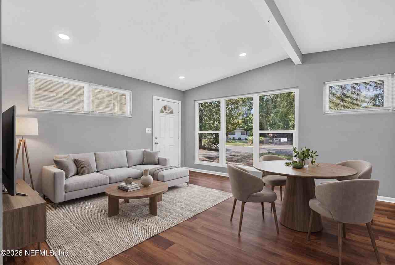 1928 Montmarte Dr - Photo 2 of 26