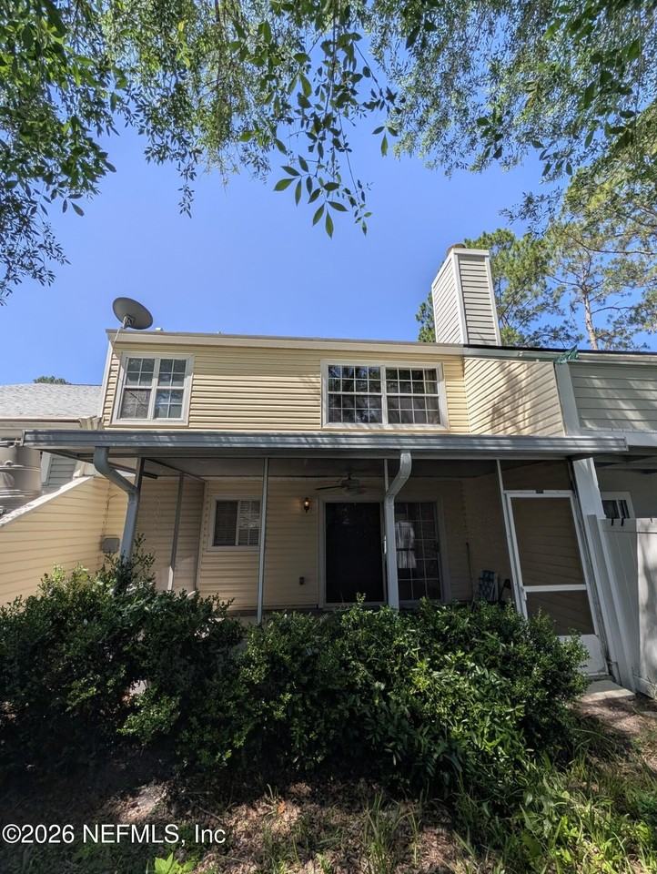 8175 Dunbarton Ct - Photo 2 of 9